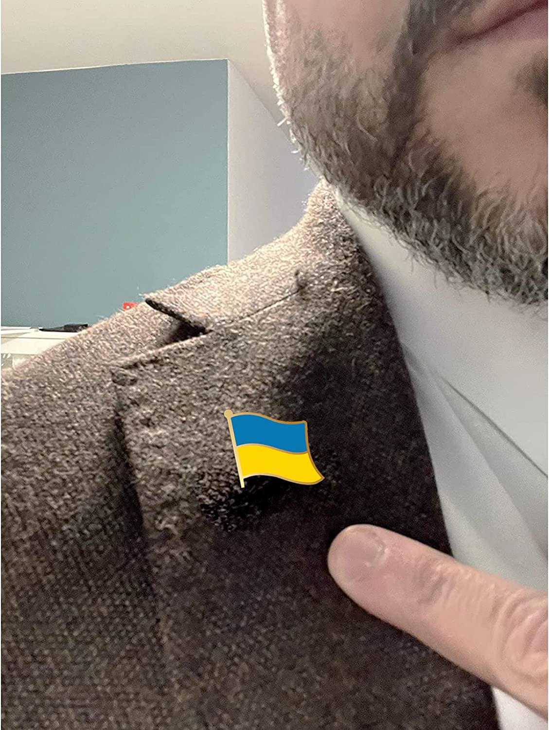 Pack of 4Pcs Ukraine Flag Pins, I Stand with Ukrainian, Ukrainian American Lapel Pin Button with Coat of Arms, Support The Ukraine Pin